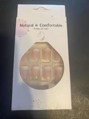 Natural & Comfortable Press-On Nails — Soft Pink Gradient